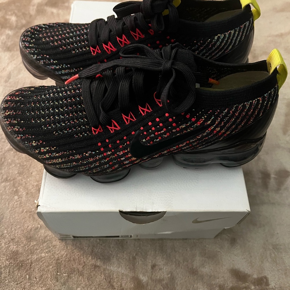 Nike Air Vapormax Flyknit 3 - Picture 3 of 8